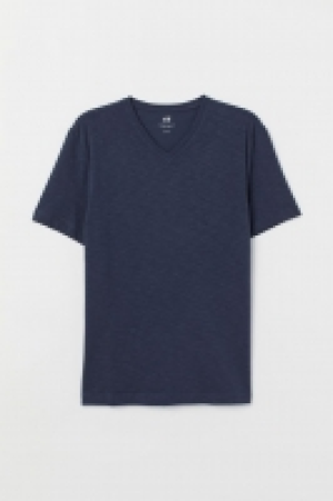  Camiseta cuello en V Slim Fit 3.99 €