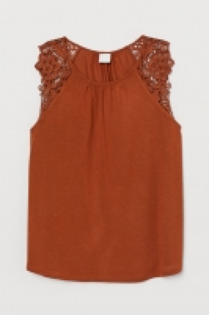  Top de punto con encaje 3.99 €