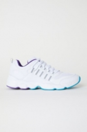  Zapatillas deportivas de malla 22.99 €