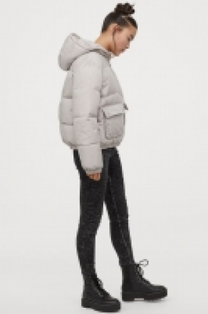  Chaqueta acolchada con capucha 21.99 €