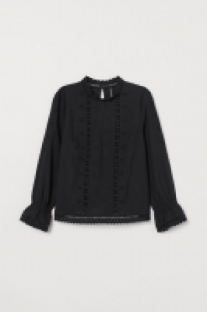  Blusa con bordado inglés 22.99 €