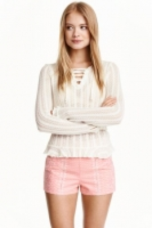  Pantalón corto bordado 12.99 €