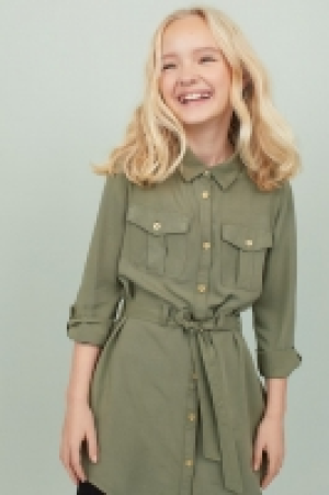  Vestido camisero con cinturón 13.99 €