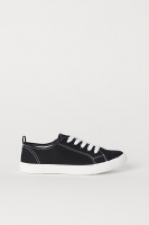  Zapatillas deportivas de lona 8.99 €