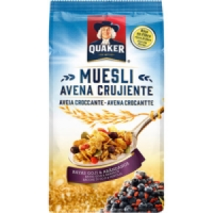 QUAKER muesli con avena crujiente, bayas de goji y arándanos