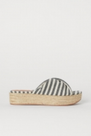 Sandalias de plataforma 14.99 €