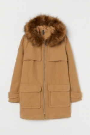  Abrigo con capucha 17.99 €