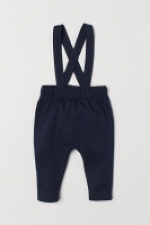  Pantalón con tirantes 4.99 €