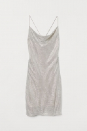 HM   Vestido metalizado brillante