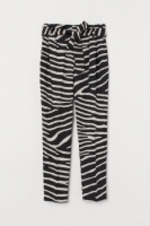 Pantalón abullonado con lino 14.99 €