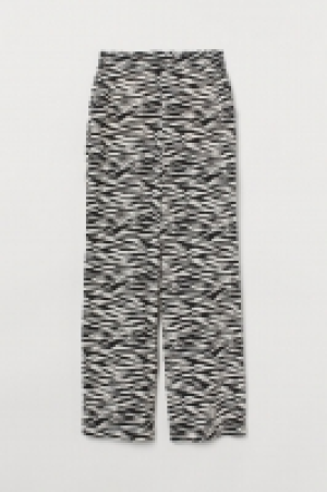 Pantalón amplio sin cierre 7.99 €