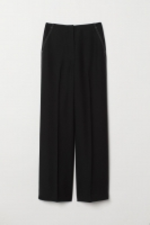 Pantalón amplio 22.99 €