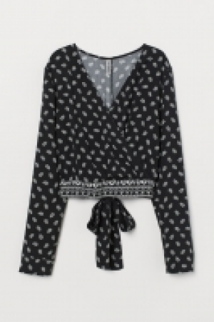 Blusa con tiras 8.99 €