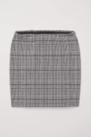 Falda corta de punto 6.99 €
