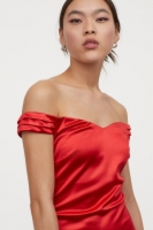 Vestido corto off-the-shoulder 9.99 €