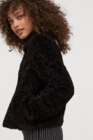 Chaqueta en pelo sintético 23.99 €