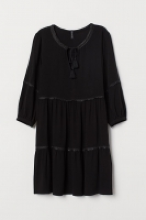 Vestido con ribetes de encaje 17.99 €