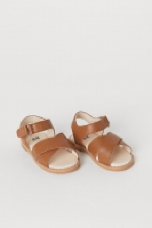 Sandalias de piel 17.99 €