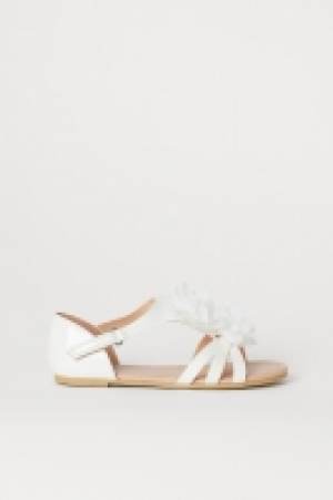 HM  Sandalias con rosas de tul