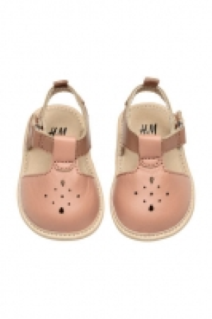 Sandalias de piel 12.99 €