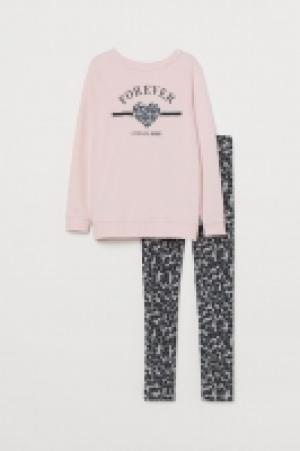 Sudadera y leggings 9.99 €