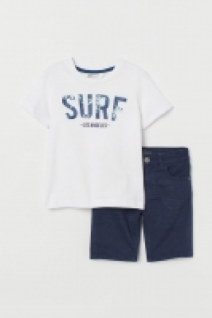 Camiseta y pantalón corto 13.99 €