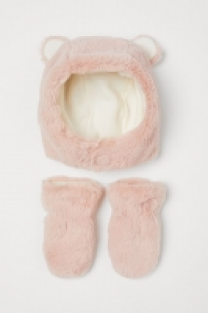 Gorro y manoplas 8.99 €