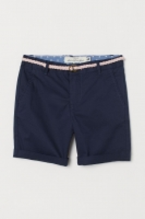 Pantalón corto con cinturón 9.99 €