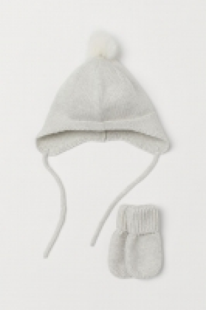 HM  Gorro y manoplas de punto