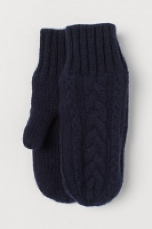 Manoplas en punto trenzado 4.99 €