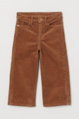 Pantalón tobillero de pana 10.99 €