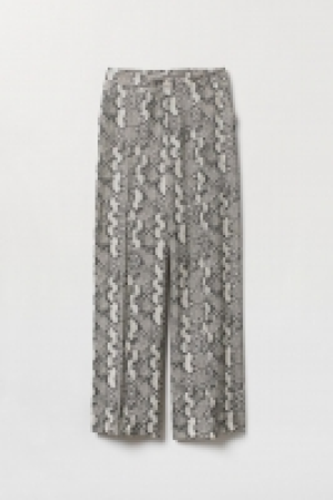 Pantalón amplio 15.99 €