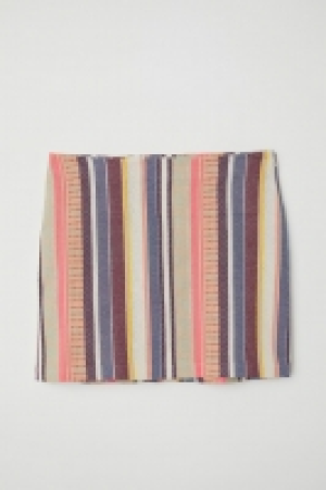 Falda en tejido de jacquard 11.99 €