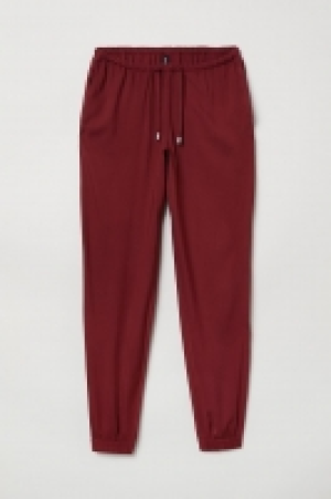 Pantalón sin cierre 10.99 €