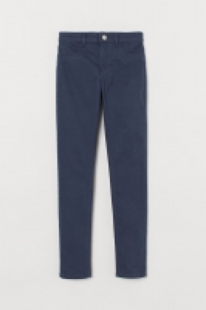 Pantalón superelástico 8.99 €