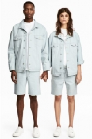 Uni Shorts 16.99 €