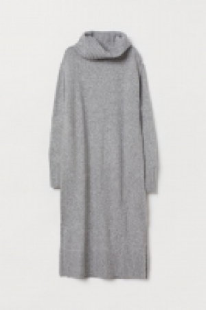 Vestido de cuello alto 29.99 €