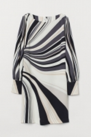 Vestido con escote barco 19.99 €