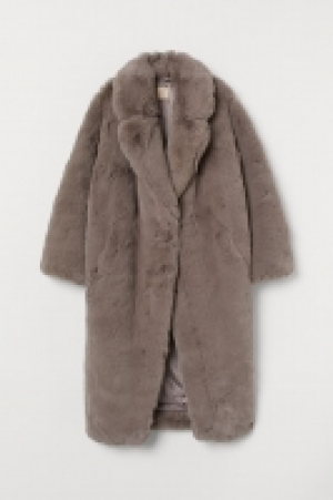 Abrigo en pelo sintético 76.99 €