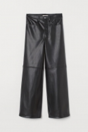 Pantalón en piel sintética 48.99 €