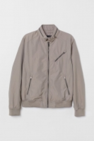 Cazadora bomber con nailon 23.99 €