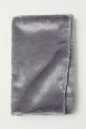 Manta en pelo sintético 34.99 €
