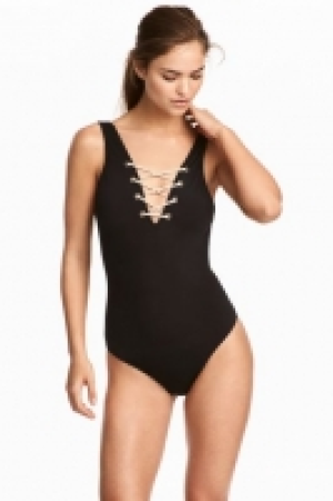 Traje de baño con lazada 12.99 €