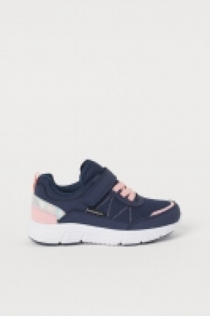 Deportivas impermeables 17.99 €