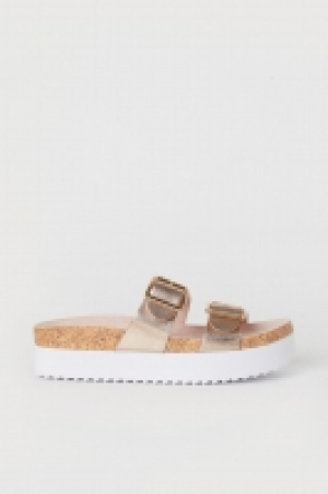 Sandalias de plataforma 12.99 €