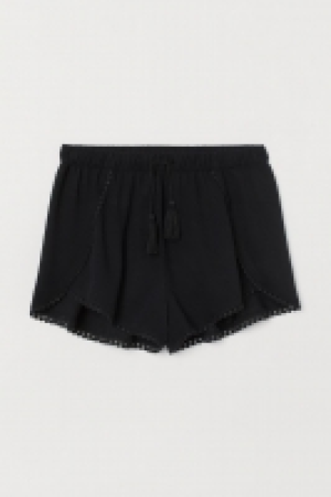 Pantalón corto con encaje 7.99 €