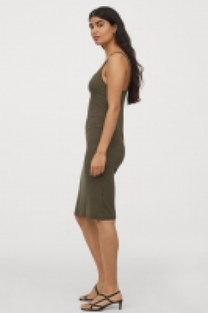 Vestido en punto de canalé 6.99 €
