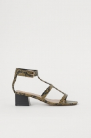 Sandalias con tacón grueso 10.99 €