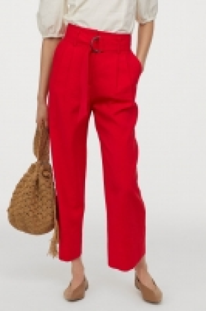 Pantalón amplio con cinturón 12.99 €