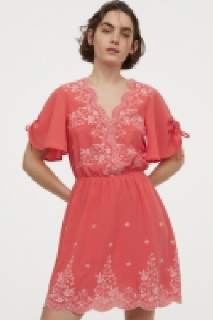 Vestido bordado 24.99 €
